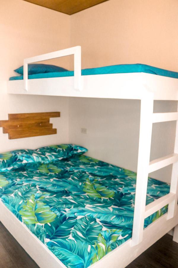Puffer Isle Resort Dingalan Ngoại thất bức ảnh